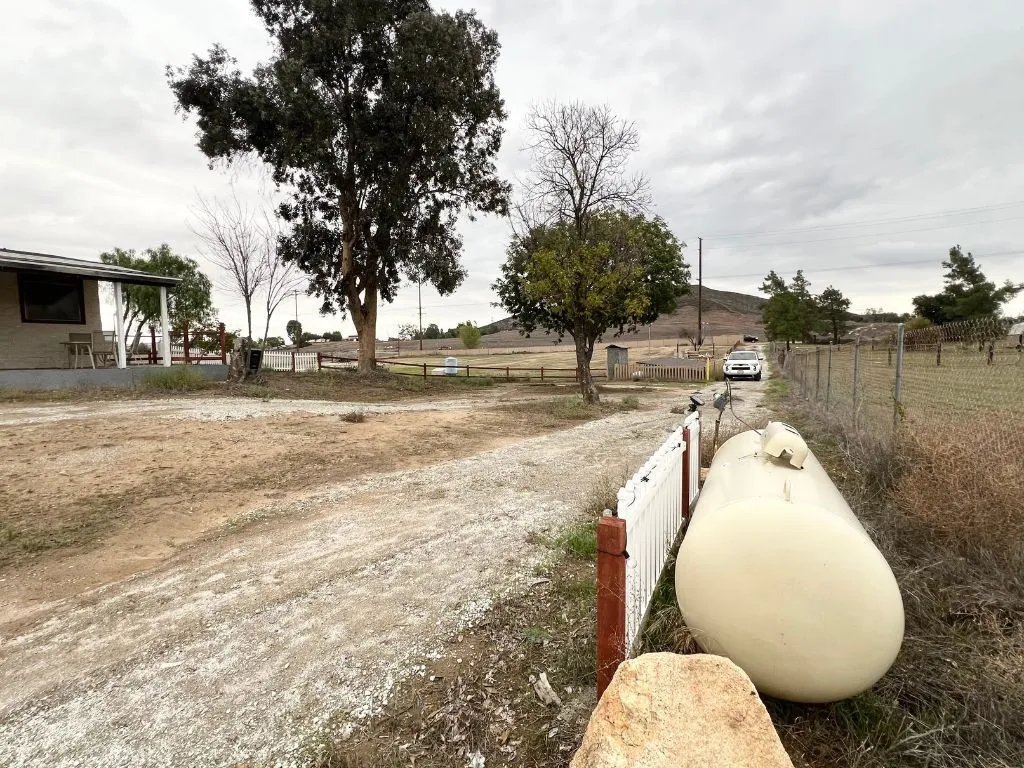 33761 Leon Rd, Winchester, California 92596 home-pic-41