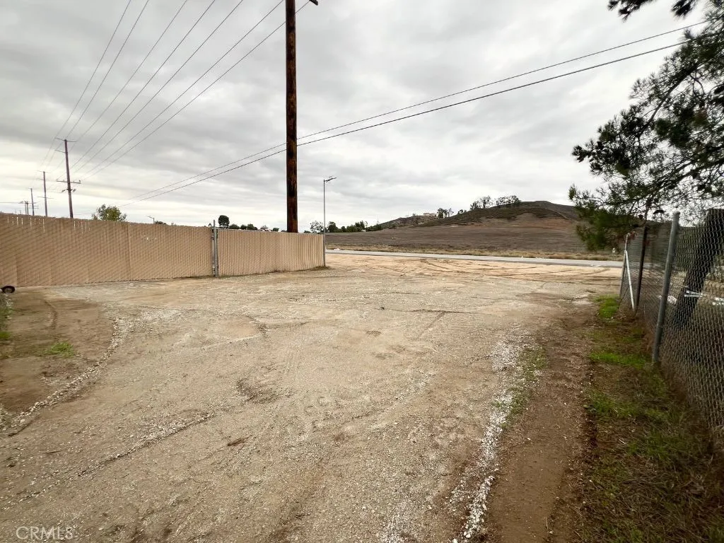 33761 Leon Rd, Winchester, California 92596 home-pic-9