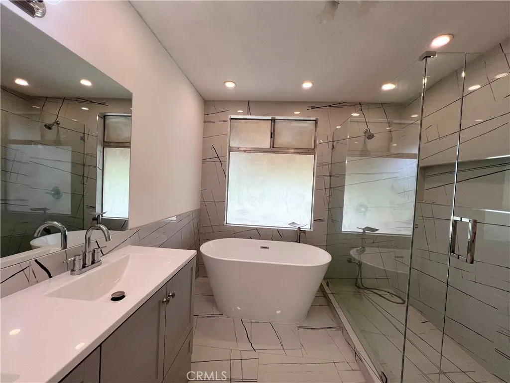 33761 Leon Rd, Winchester, California 92596 home-pic-36