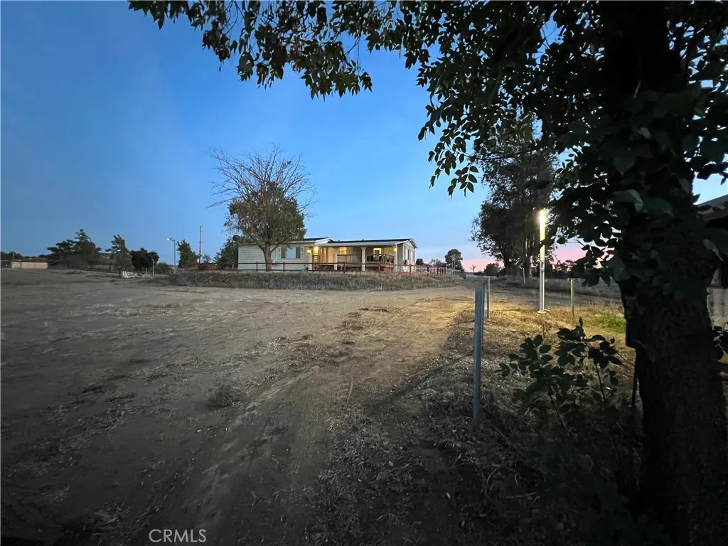33761 Leon Rd, Winchester, California 92596 home-pic-11