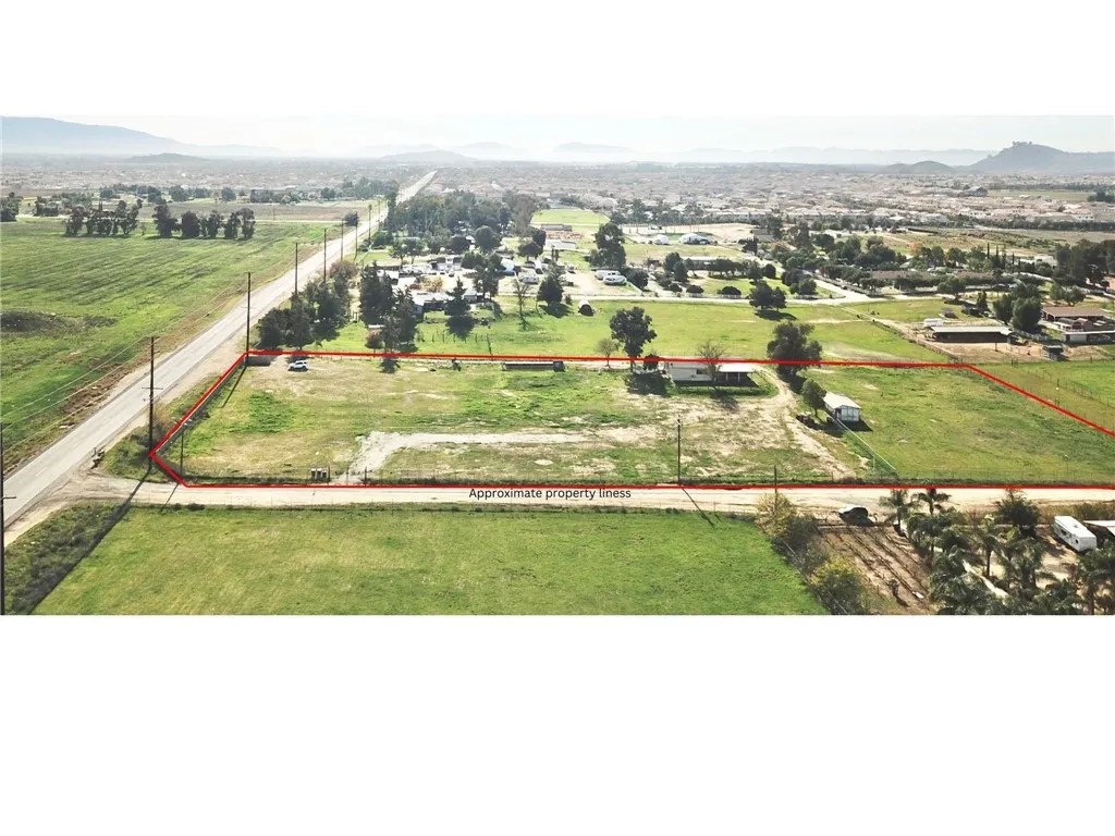 33761 Leon Rd, Winchester, California 92596 home-pic-2