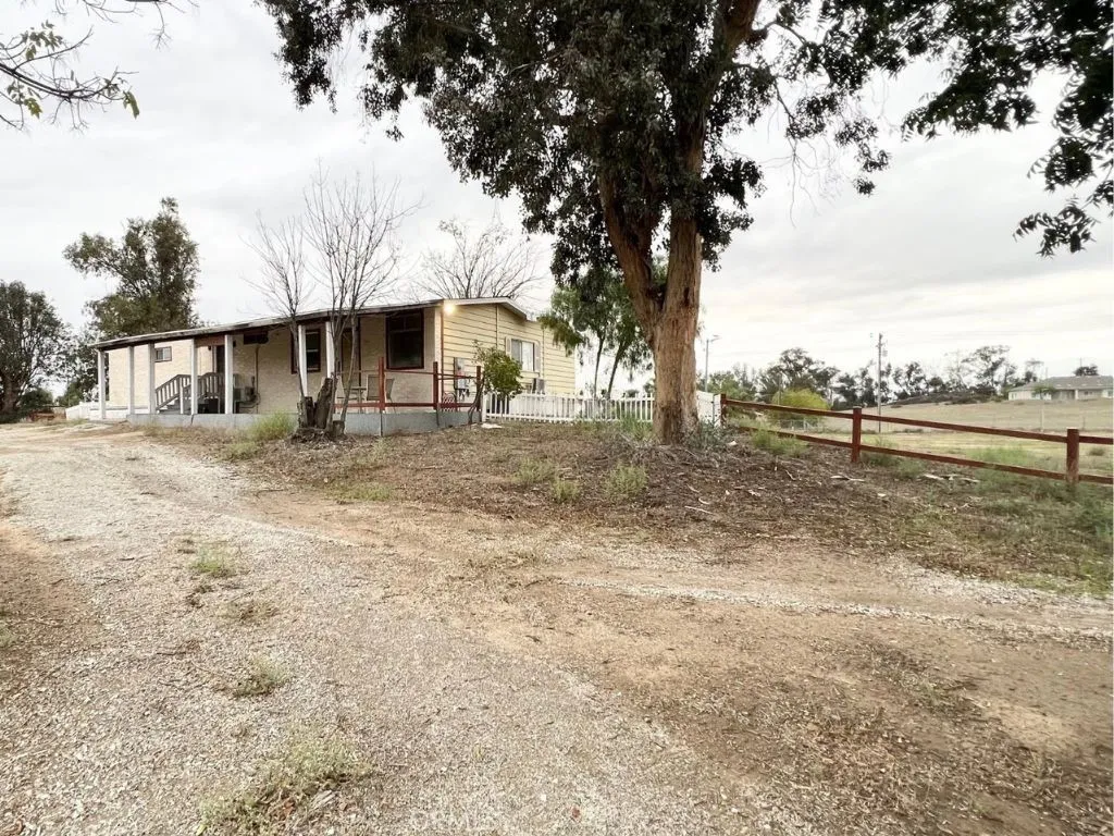 33761 Leon Rd, Winchester, California 92596 home-pic-5