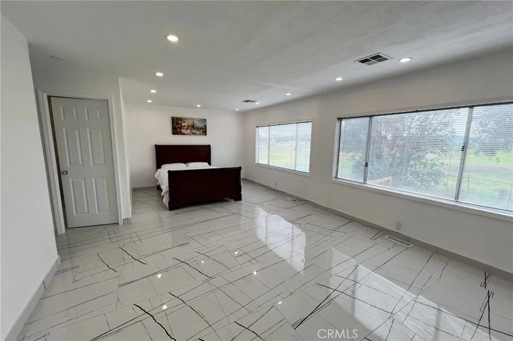33761 Leon Rd, Winchester, California 92596 home-pic-17