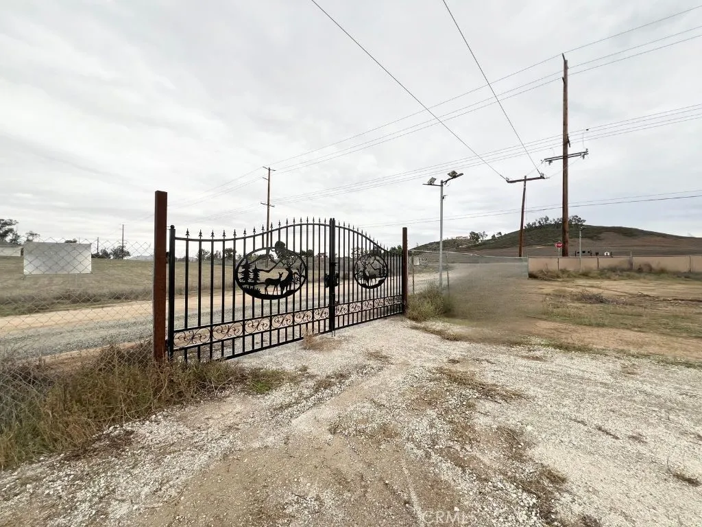 33761 Leon Rd, Winchester, California 92596 home-pic-49