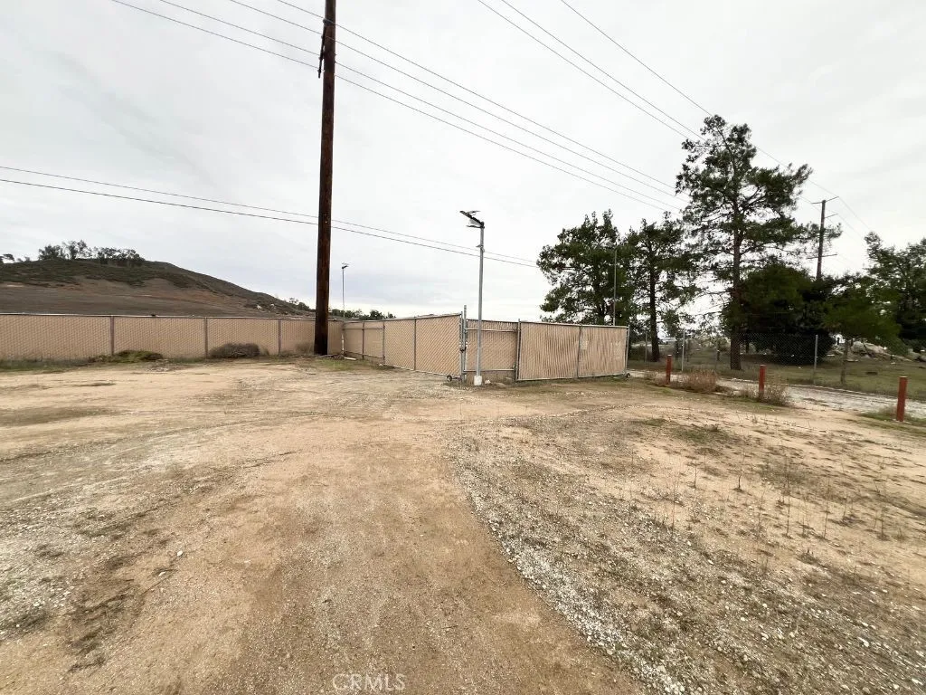 33761 Leon Rd, Winchester, California 92596 home-pic-10