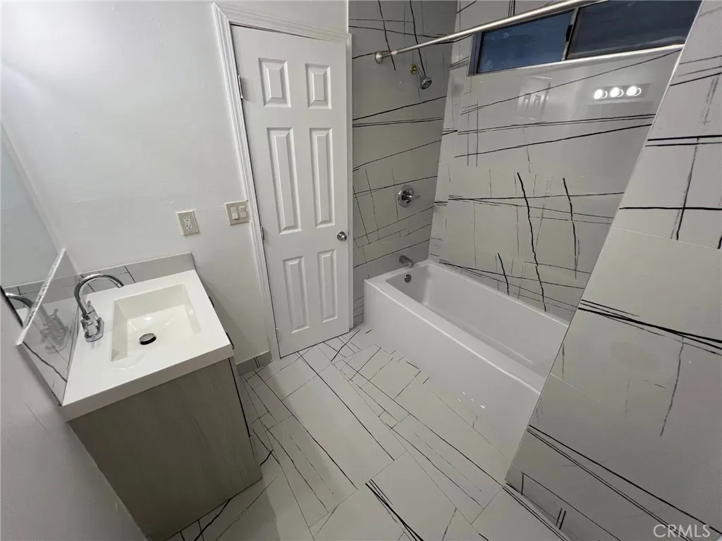 33761 Leon Rd, Winchester, California 92596 home-pic-28