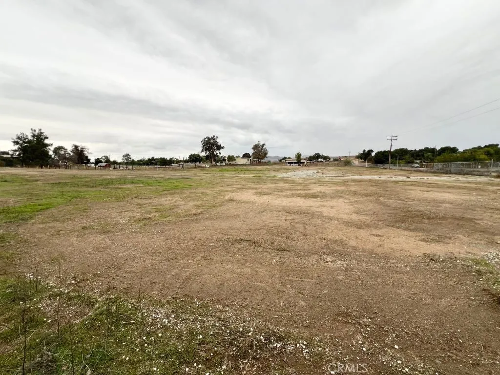 33761 Leon Rd, Winchester, California 92596 home-pic-12