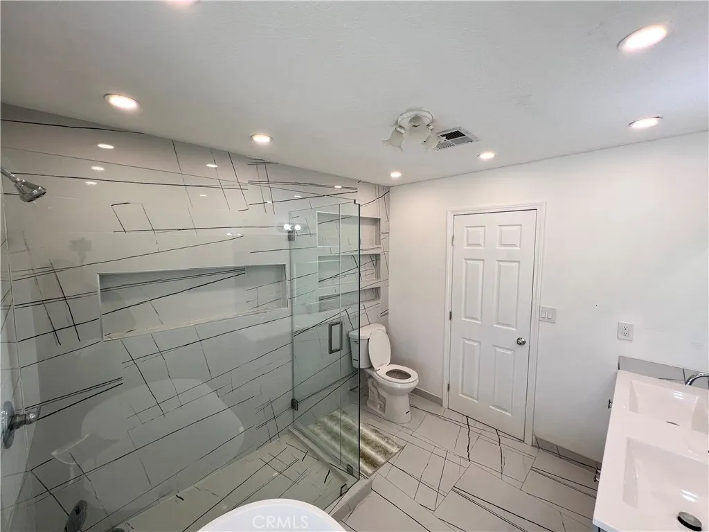 33761 Leon Rd, Winchester, California 92596 home-pic-22