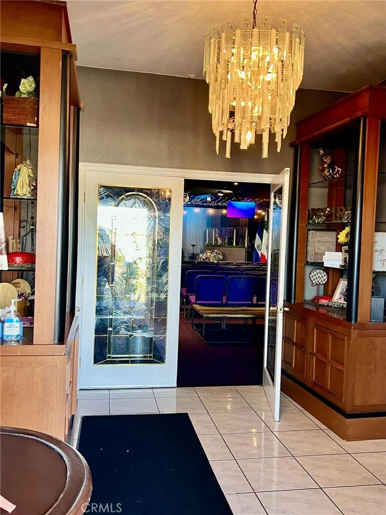 9391 Cypress, Fontana, California 92335 — photo 4