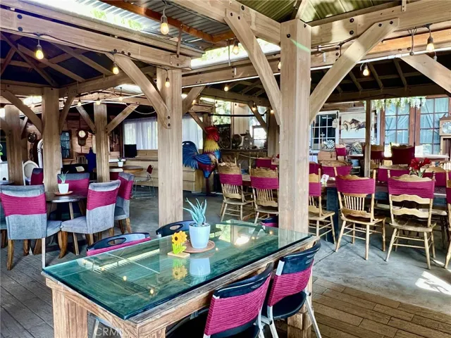 other angle of dining area
