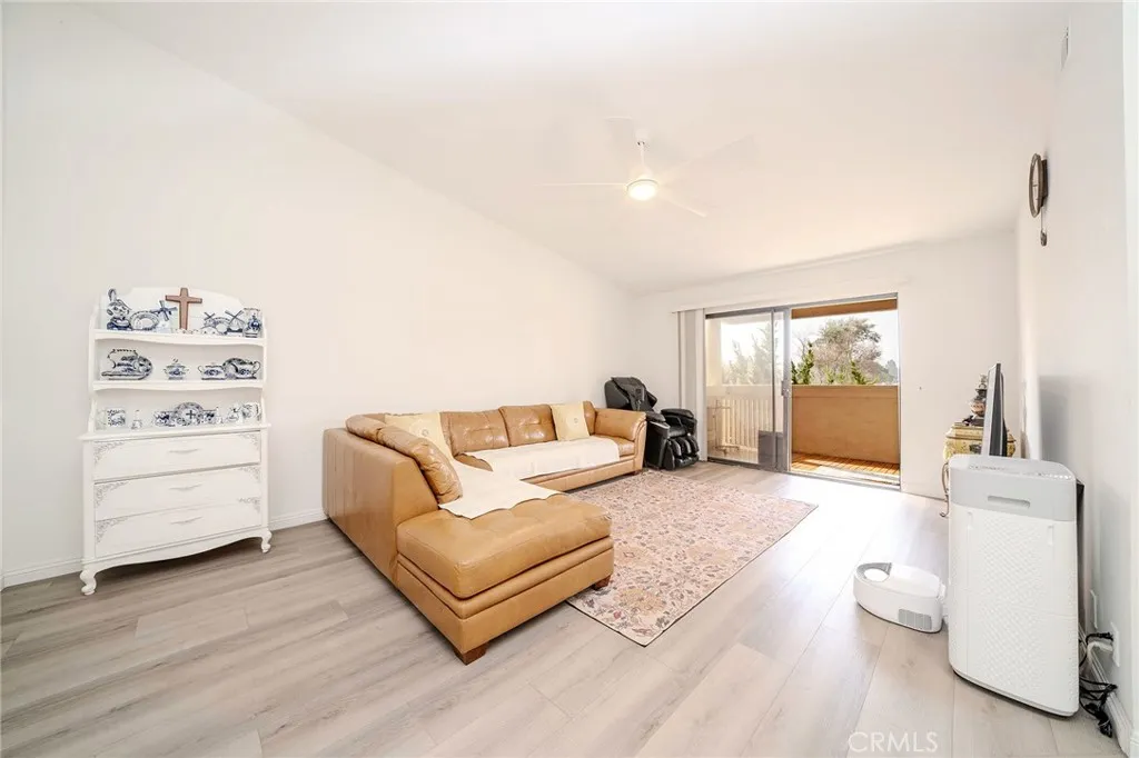 13526 La Jolla, La Mirada, California 90638 home-pic-1
