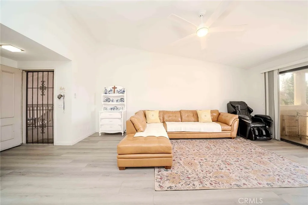 13526 La Jolla, La Mirada, California 90638 home-pic-4