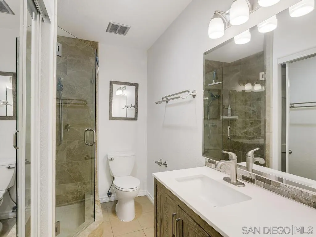 1021 Scott St 235, San Diego, California 92106 home-pic-18