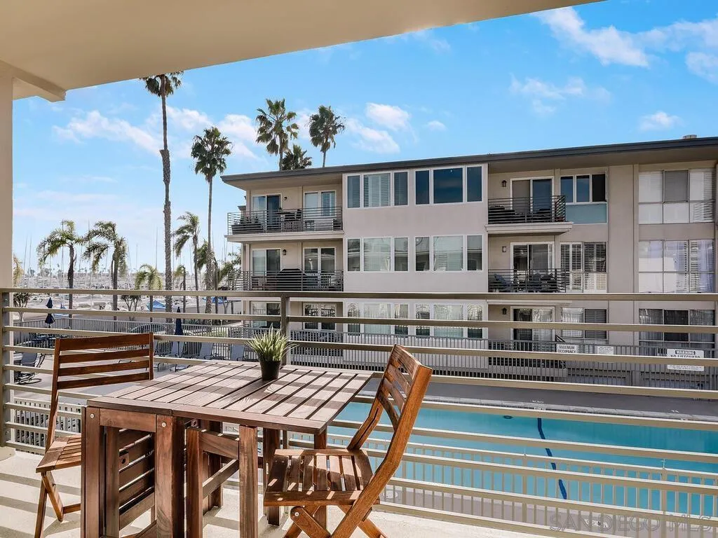 1021 Scott St 235, San Diego, California 92106 home-pic-12