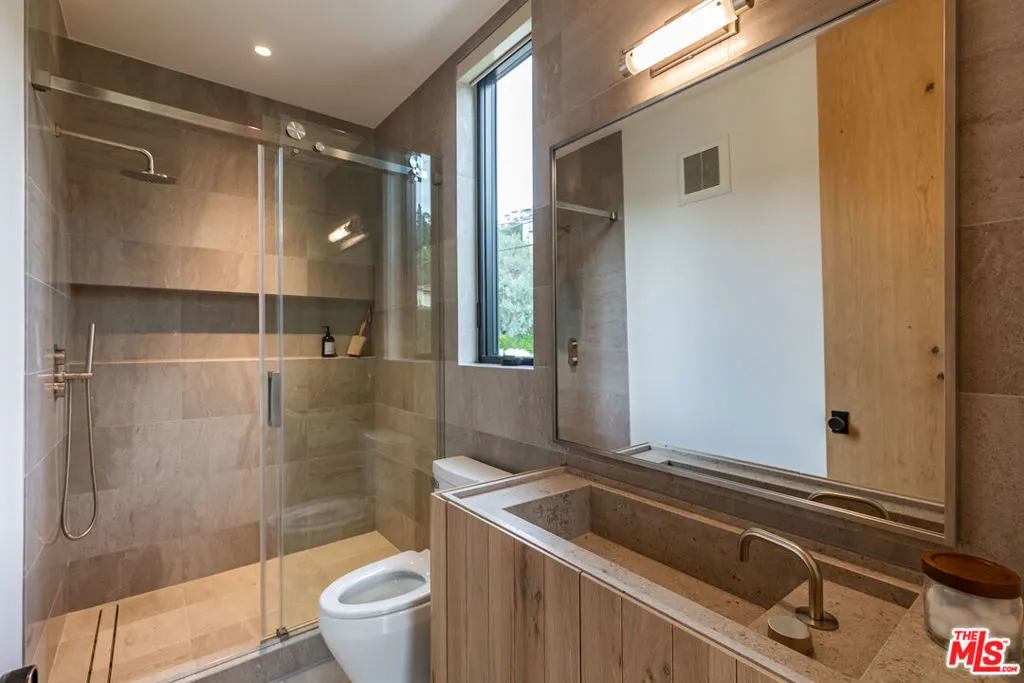 1307 N Doheny Drive, Los Angeles, California 90069 home-pic-20