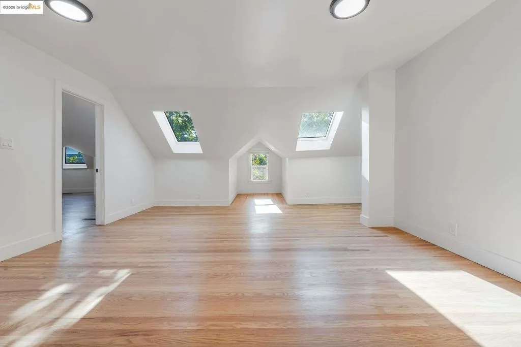 1238 12th St, Oakland, California 94607 home-pic-21