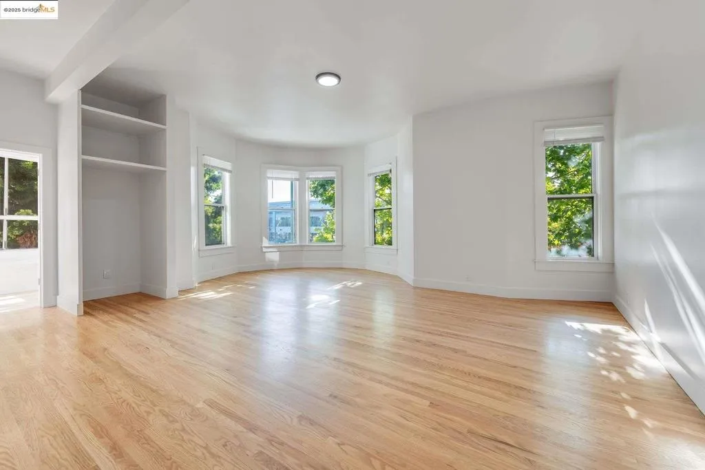 1238 12th St, Oakland, California 94607 home-pic-3