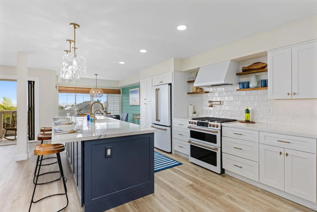 579 Hygeia Unit A, Encinitas, California 92024 — photo 4