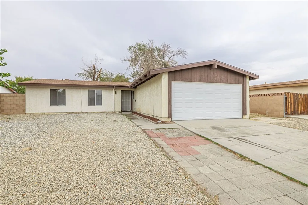 44256 Gingham, Lancaster, California 93535 home-pic-6