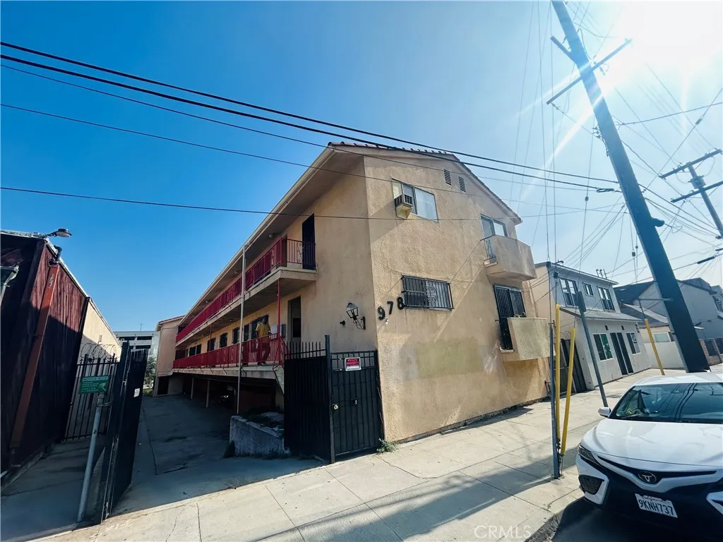 980 Yale, Los Angeles, California 90012 home-pic-2