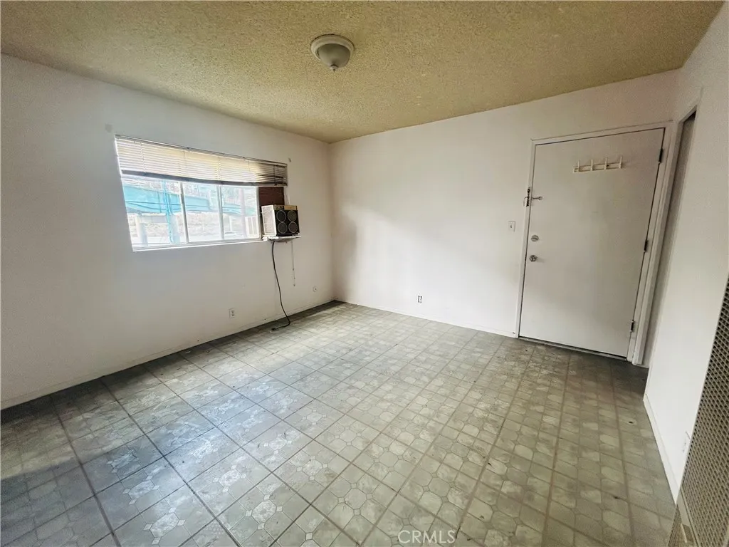 980 Yale, Los Angeles, California 90012 home-pic-10