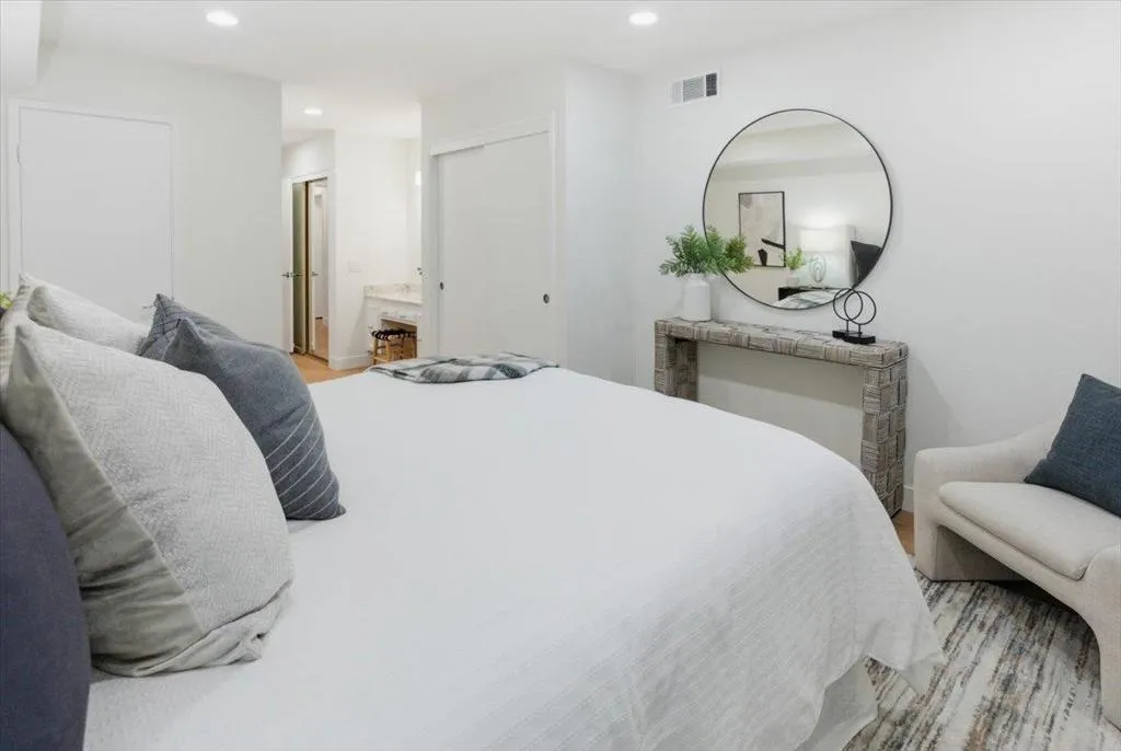 5050 Cribari Vale, San Jose, California 95135 home-pic-40