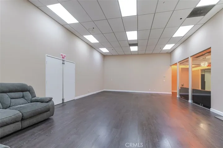 9142 Independence, Chatsworth, California 91311