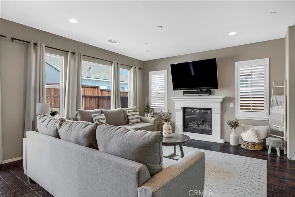 27832 Paddleboat Court, Menifee, California 92585 home-pic-7