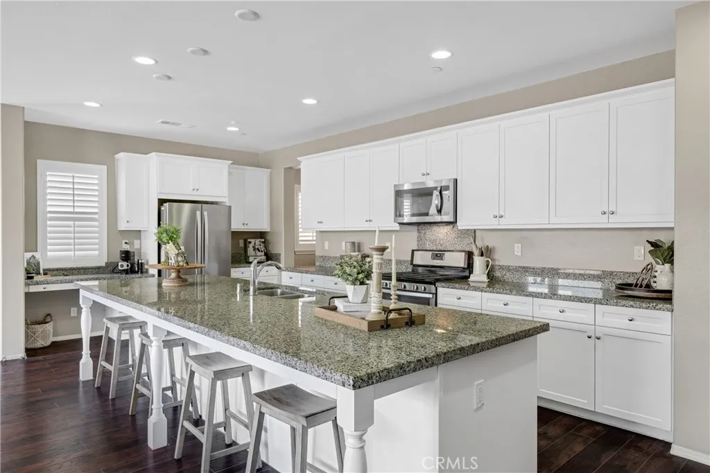 27832 Paddleboat Court, Menifee, California 92585 home-pic-11