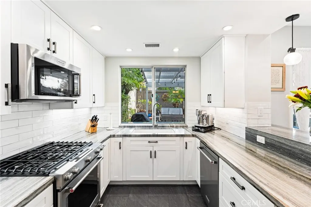 24 Morning Glory, Rancho Santa Margarita, California 92688 home-pic-12