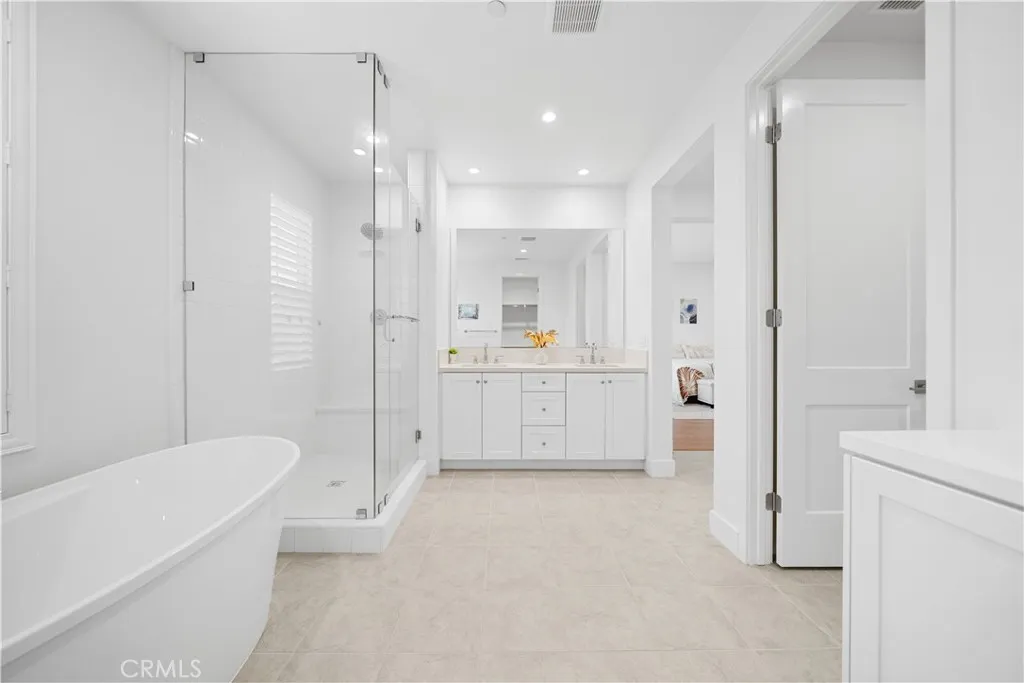 118 Glydon, Irvine, California 92618 home-pic-12