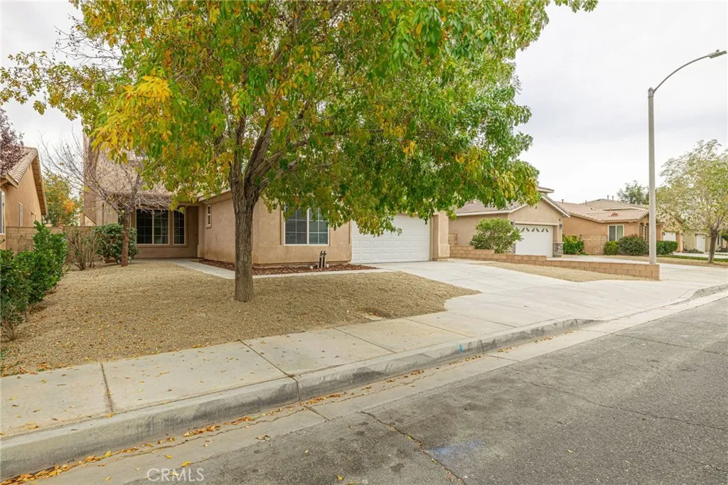 2834 Allessandra Court, Lancaster, California 93535 home-pic-4