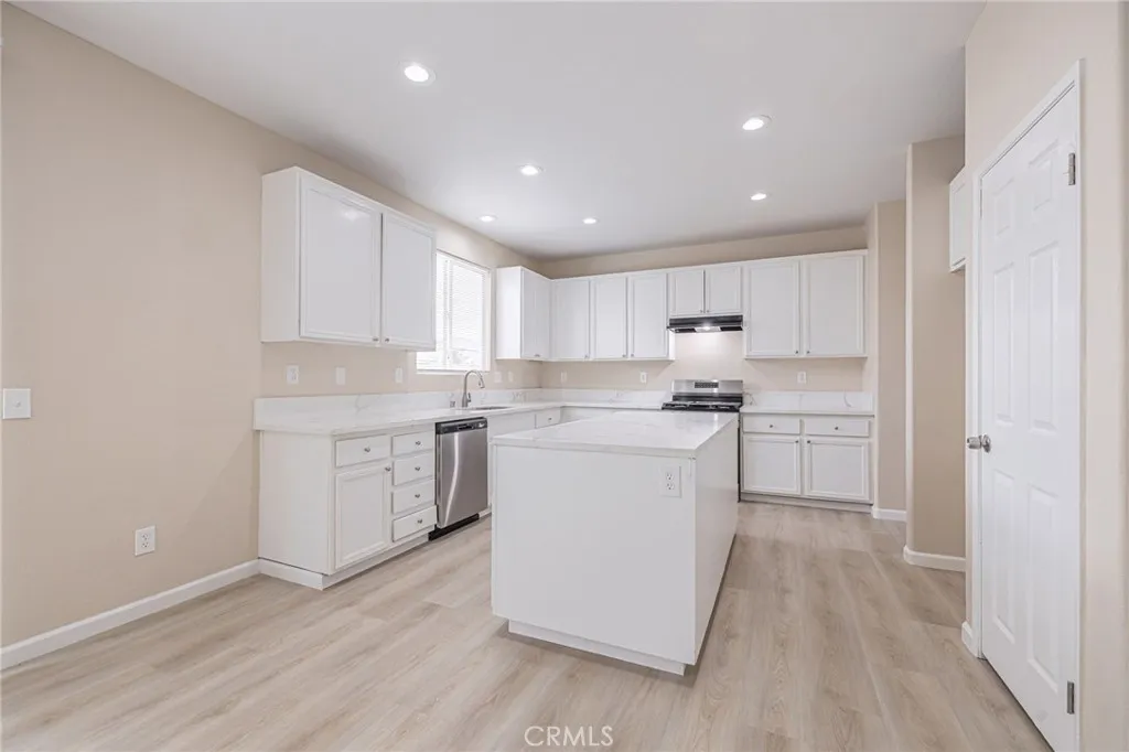 2834 Allessandra Court, Lancaster, California 93535 home-pic-24