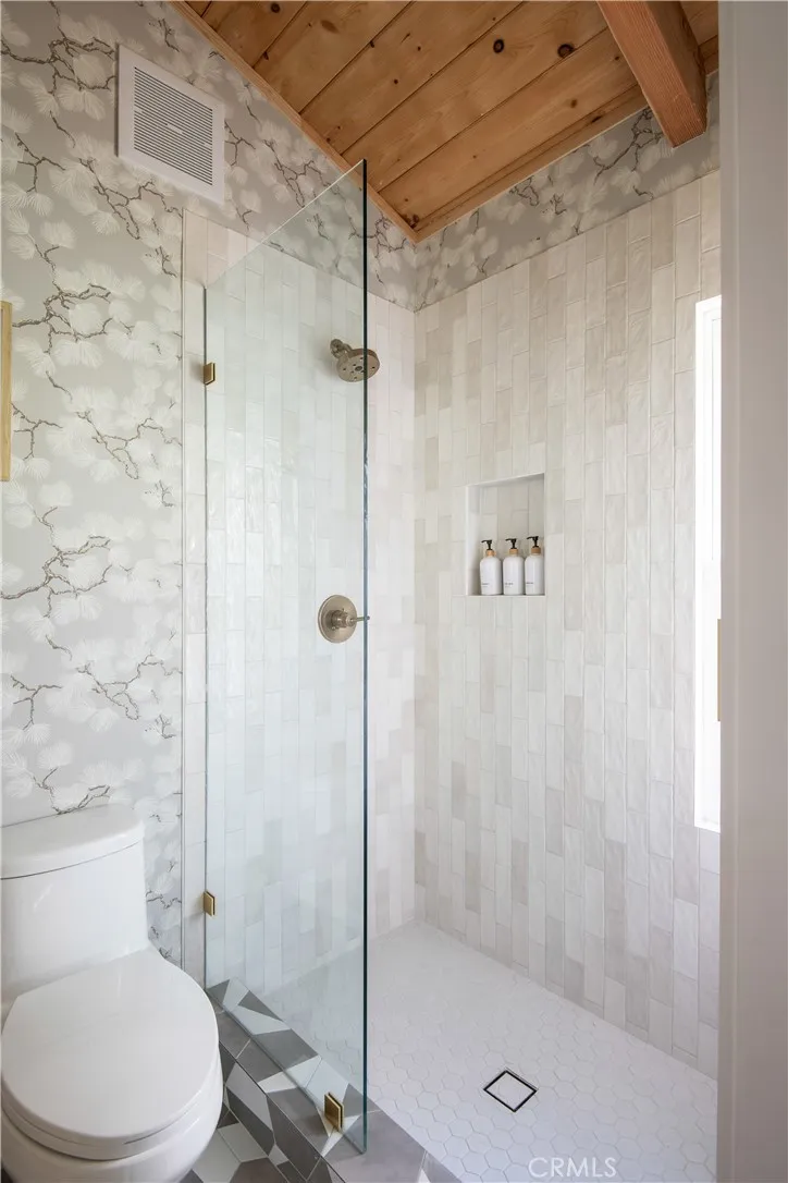 1340 Yosemite, Lake Arrowhead, California 92352 home-pic-17