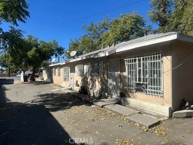 933 N Mountain View, San Bernardino, California 92410 home-pic-7