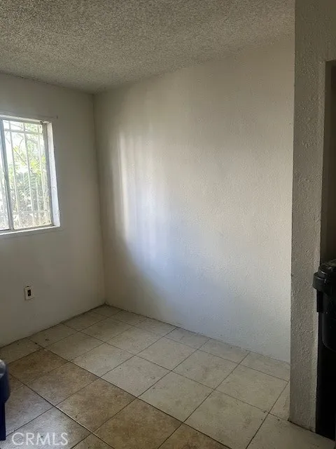 933 N Mountain View, San Bernardino, California 92410 home-pic-2
