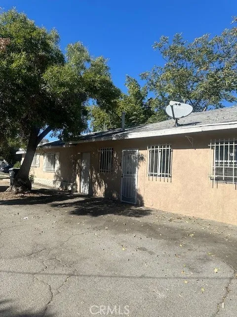 933 N Mountain View, San Bernardino, California 92410 home-pic-9