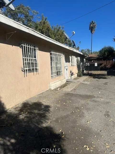 933 N Mountain View, San Bernardino, California 92410 home-pic-1