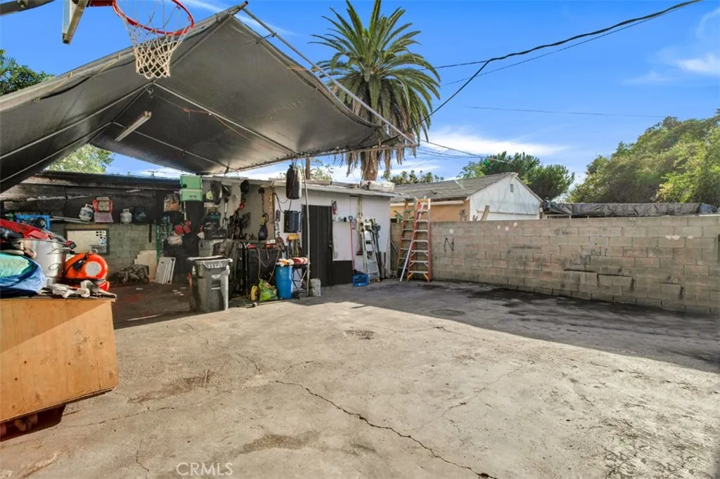 418 E 120th Street, Los Angeles, California 90061 home-pic-16