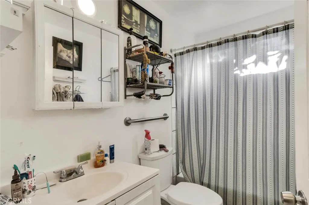 418 E 120th Street, Los Angeles, California 90061 home-pic-11