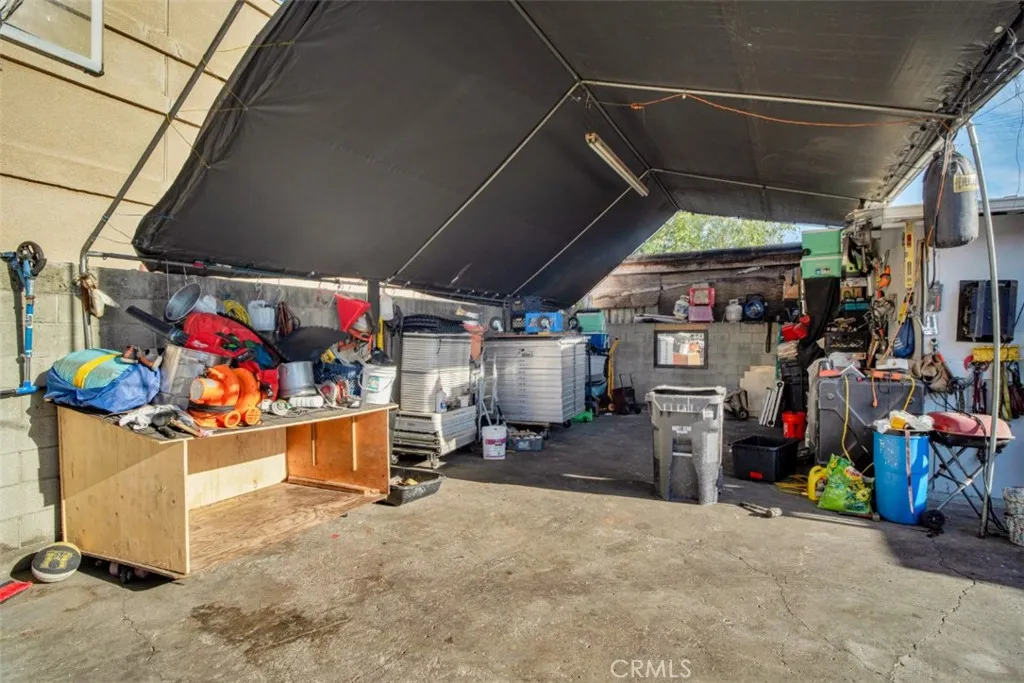 418 E 120th Street, Los Angeles, California 90061 home-pic-17