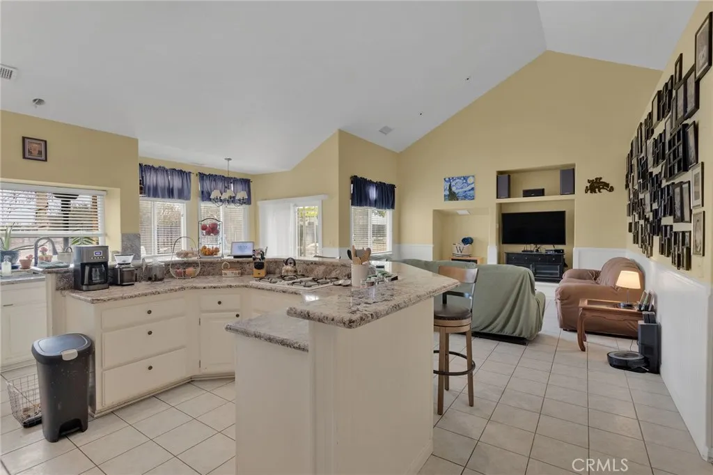 8249 Beaver, Phelan, California 92371 home-pic-16