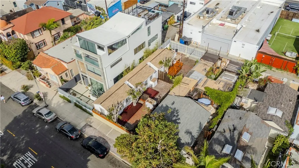 1309 Cabrillo, Venice, California 90291 home-pic-48