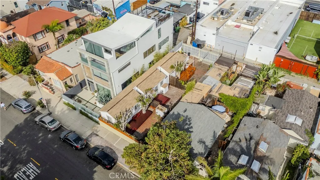 1309 Cabrillo, Venice, California 90291 home-pic-49