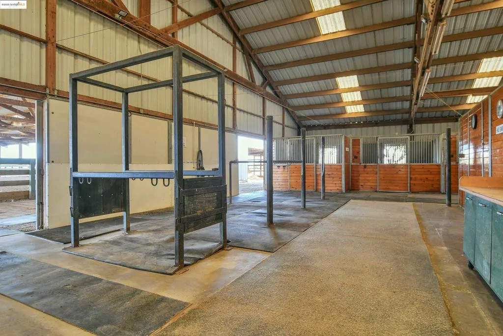 23701 Marsh Creek Rd, Brentwood, California 94513 home-pic-37