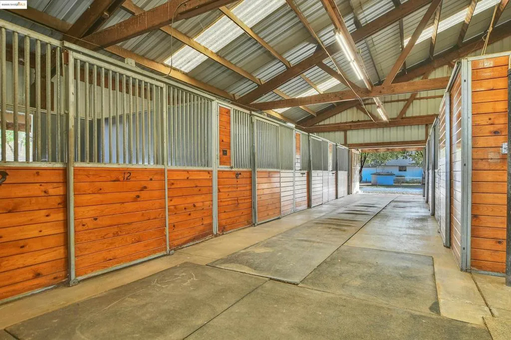 23701 Marsh Creek Rd, Brentwood, California 94513 home-pic-40