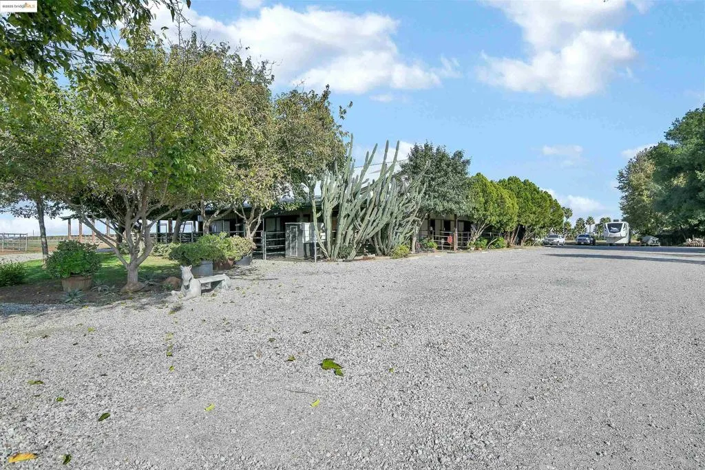 23701 Marsh Creek Rd, Brentwood, California 94513 home-pic-33