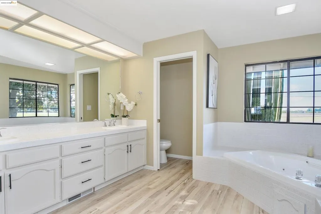 23701 Marsh Creek Rd, Brentwood, California 94513 home-pic-17