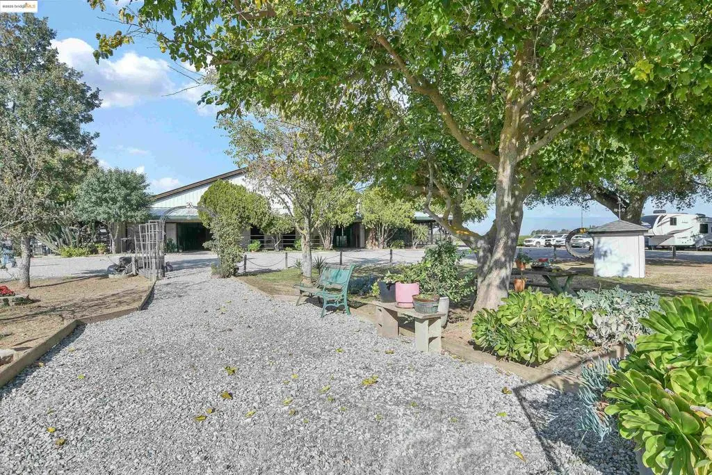 23701 Marsh Creek Rd, Brentwood, California 94513 home-pic-20