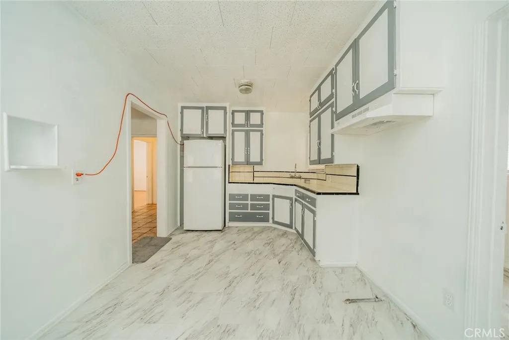 1163 N White Avenue, Pomona, California 91768 home-pic-10